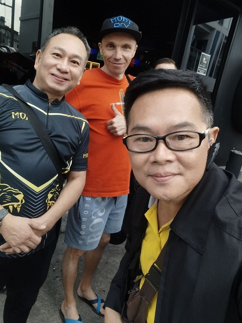 บริการพี่ต๋องศิษย์ฉ่อยนักสนุกเกอร์มือหนึ่งของไทย